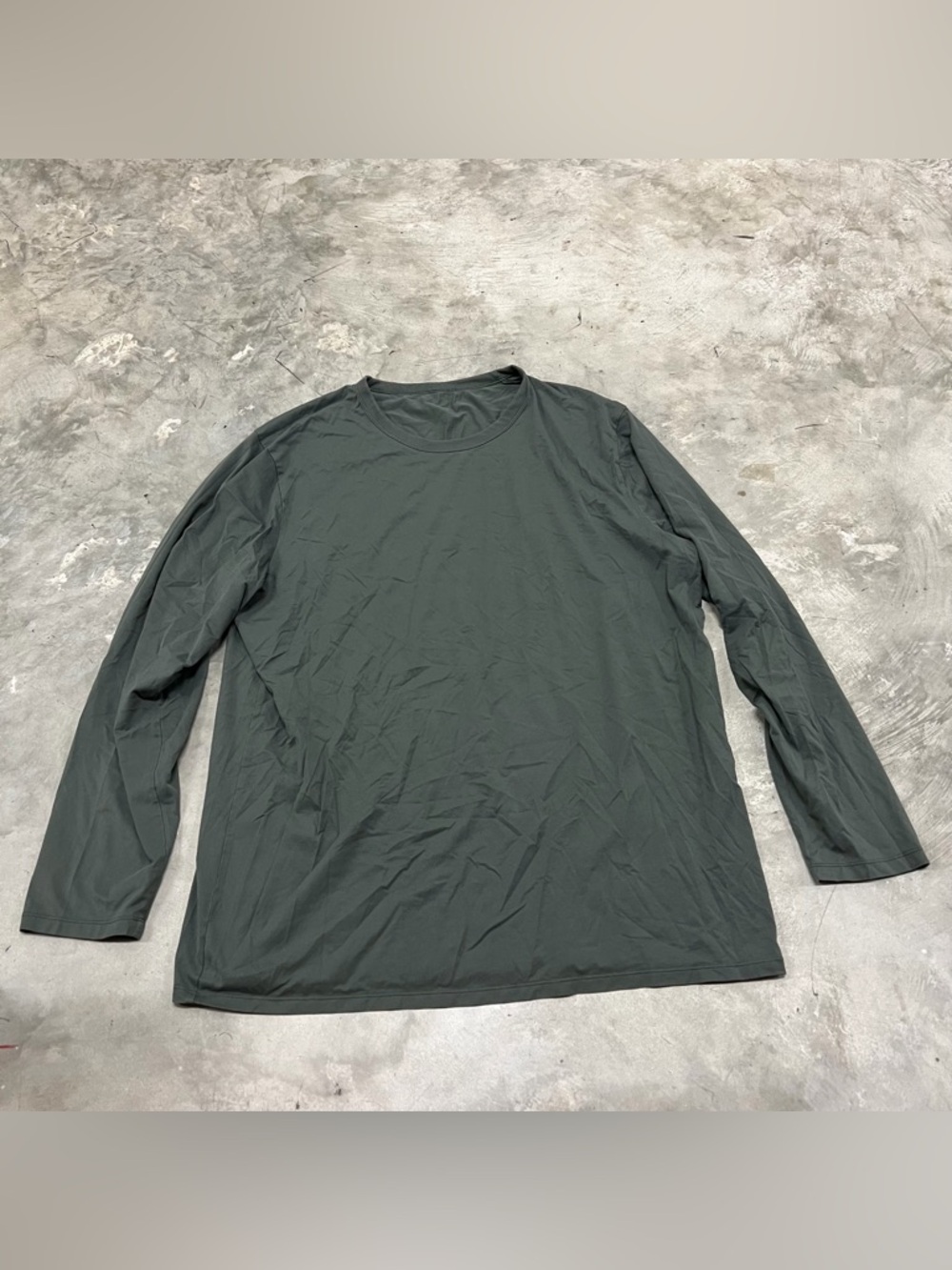 Lululemon Shirt Men's Size XL Green Long Sleeve Logo Causal Activewear Logo Top